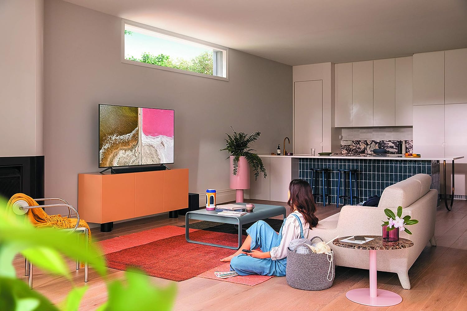 SAMSUNG 55-inch Class QLED Q60T Series - 4K UHD Dual LED Quantum HDR Smart TV with Alexa Built-in (QN55Q60TAFXZA, 2020 Model)